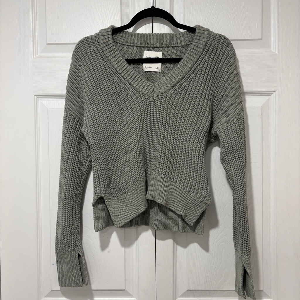 Abercrombie Chunky V-Neck Sage Green Knit Sweater